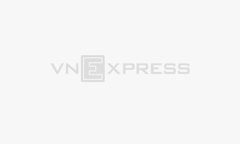 5 người bị sóng cuốn khi tắm biển